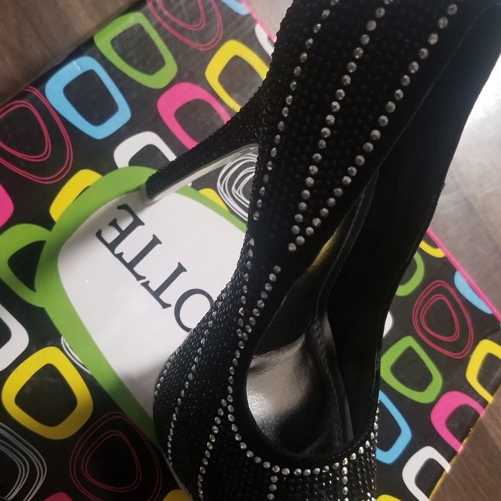 Black shoes size 6 1/2